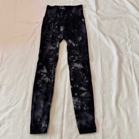 Free People Movement XS / Small Good Karma Tie Dye Leggings - Picture 2 of 10